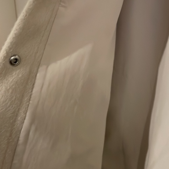 H&M cream shacket - Picture 2 of 5